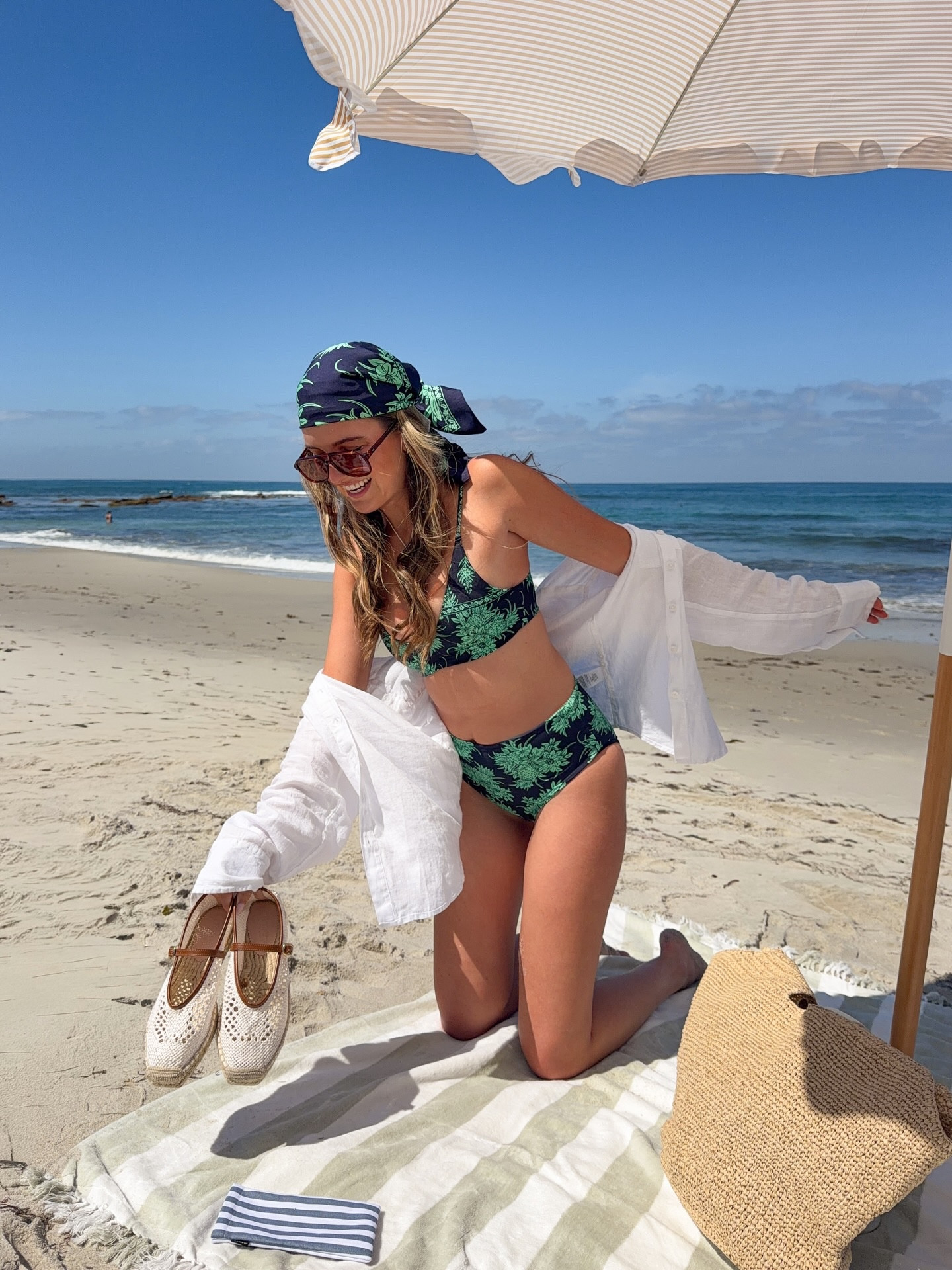 smells like summer in san diego ☀️🏝️✨ wearing the new colorful, classic @jcrew swim 

#summeroutfit #a d #swim