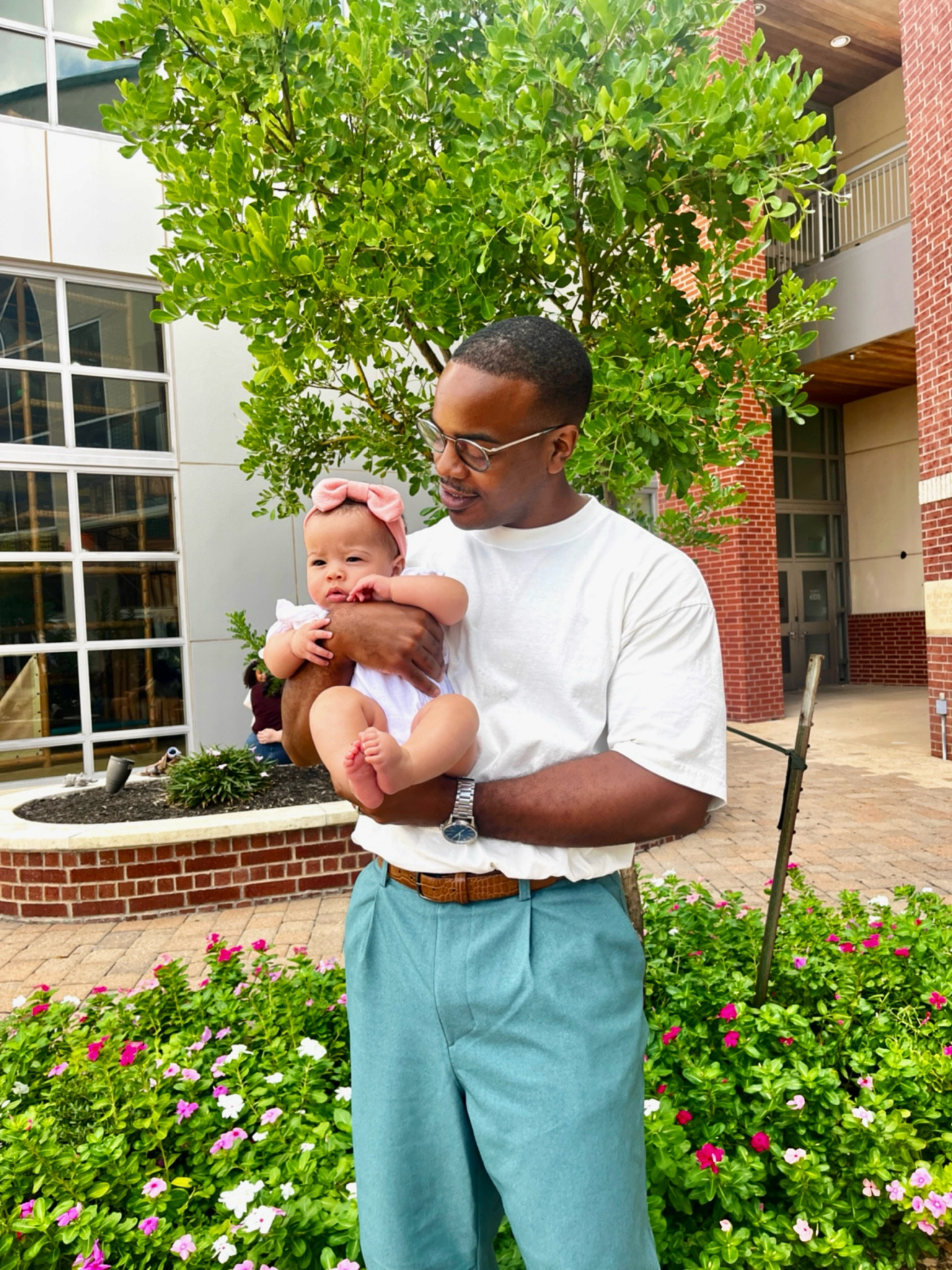 Had a daughter and now I care more about how I look. Showing her I care for myself is one of the best lessons I can teach her. (I have no clue where momma buys her stuff so I can’t tag it😂)
This picture features my all time favorite shirt from Los Angeles Apparel.

#LTKGiftGuide #LTKmens #LTKfitness