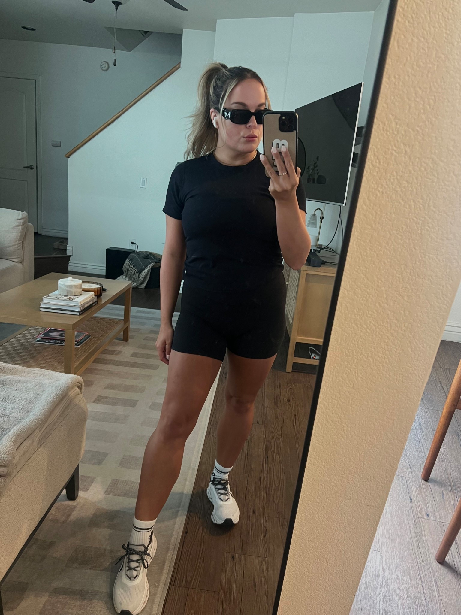 Vuori pose tee-size m 
Vuori t shirt
Black t shirt
Active wear 
Activewear
Athleisure
Vuori
Lululemon align short
Prada sunglasses


#LTKActive #LTKPetite #LTKStyleTip