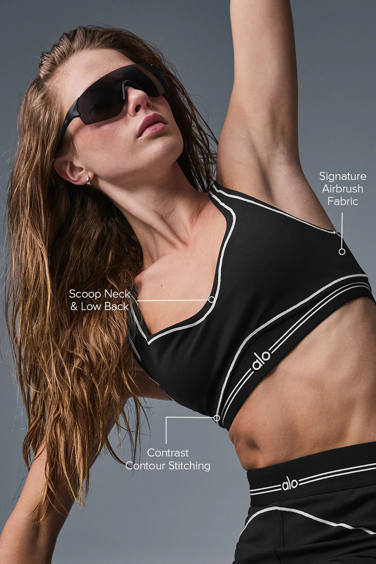 Model is 5'7.5” wearing SModel is 5'7.5” wearing SWearing Size SmallModel is 5'7.5”, with a... | Alo Yoga (US)