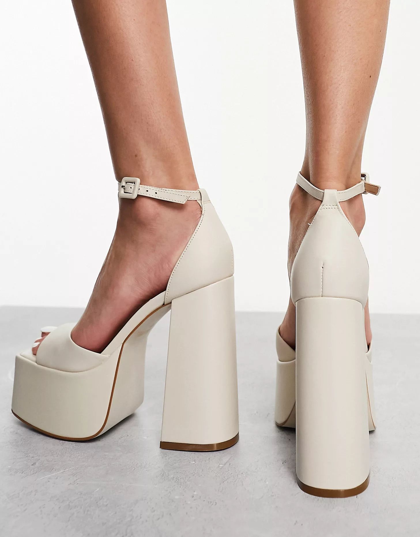 Steve Madden Kassiani heeled platform sandal in bone leather | ASOS (Global)