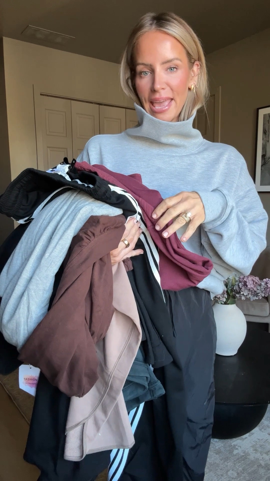 I’m wearing a small in every pair except the 3rd, 5th, 6th, and last pair. 
I’m wearing an extra small in those.

The black with white stripes and the brown with the gathered leg I can only find on the TikTok shop. I’ll add them to my showcase.
(Go to my TikTok (@jessicabuwick) and then click where it says my showcase to shop.

Sweatshirt: medium 