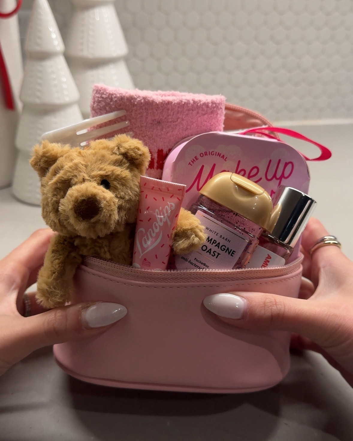 BURR BASKET IDEAS! 🎀❄️

#LTKSeasonal #LTKHoliday #LTKGiftGuide
