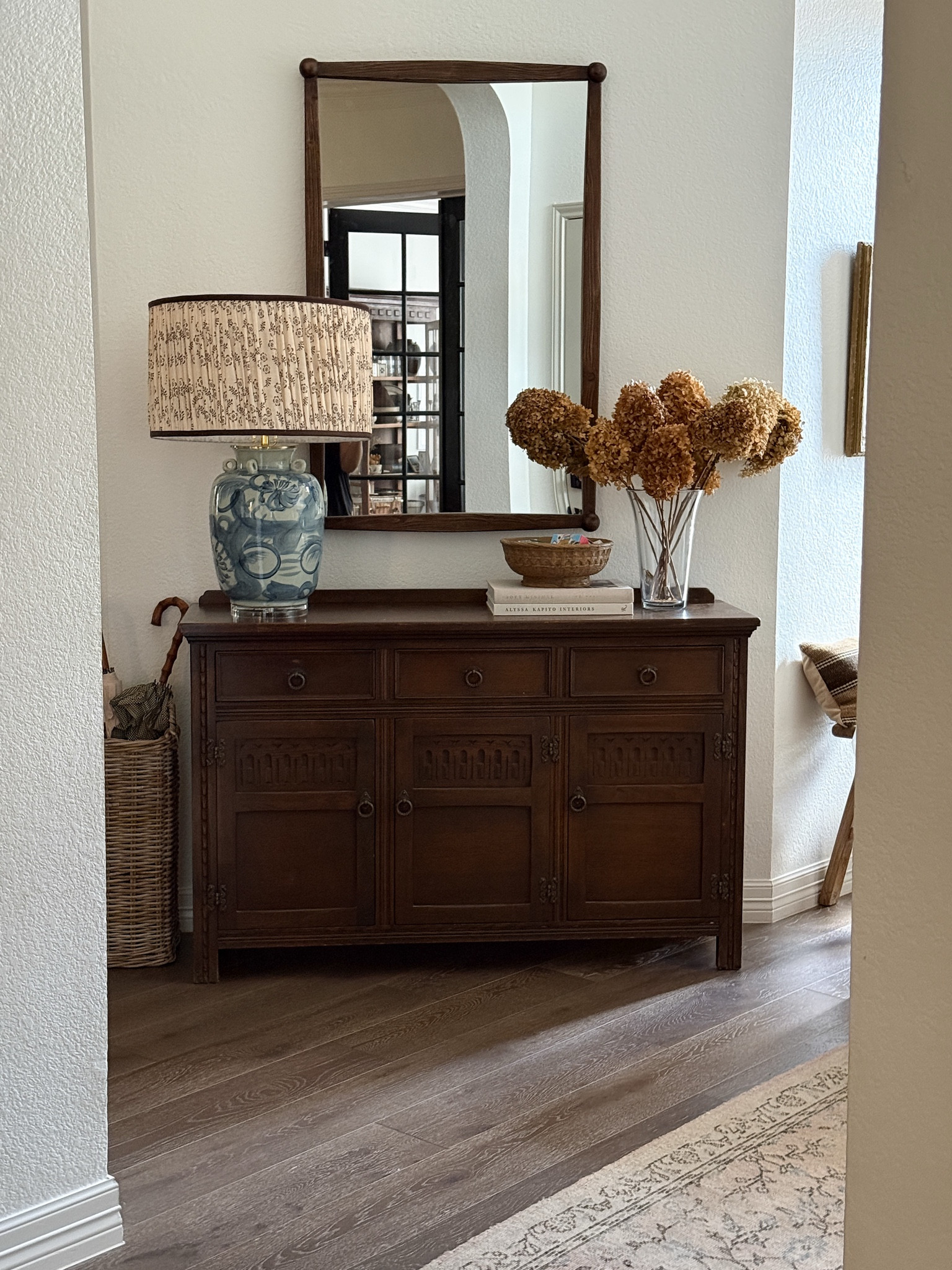 Entry way styling idea 

#LTKHome #LTKSaleAlert #LTKSpringSale