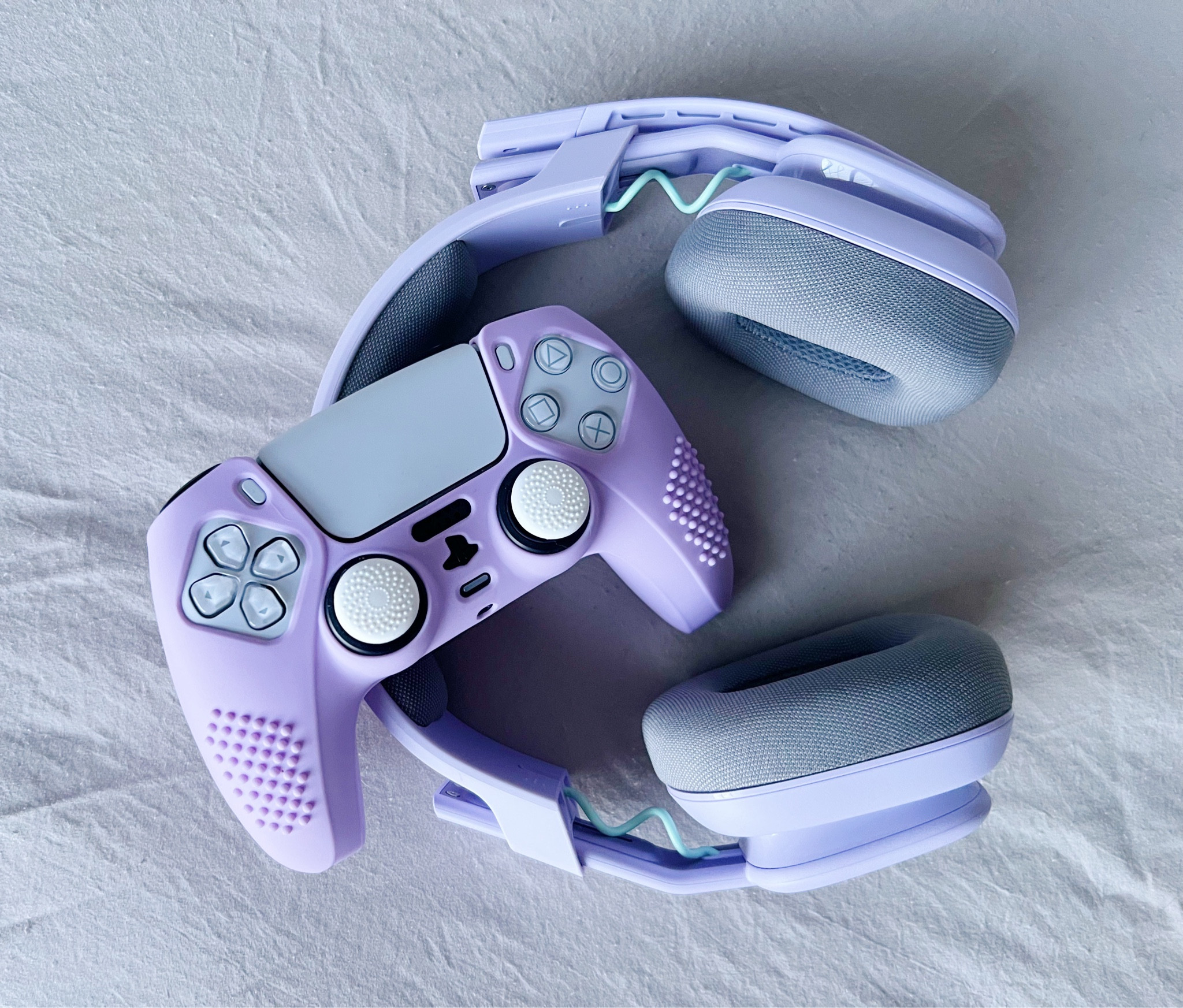 ✨🫧 FOR THE GAMER GIRLS 🫧✨ 

I found the CUTEST gaming set on Amazon! 

Although the headset is not wireless, the sound is SO good and the mic quality is excellent - plus it matches this grip set perfectly!!


 

#LTKunder50 #LTKhome #LTKGiftGuide