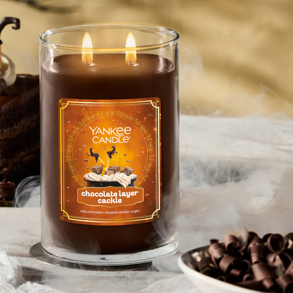 Chocolate Layer “Cackle” | Yankee Candle