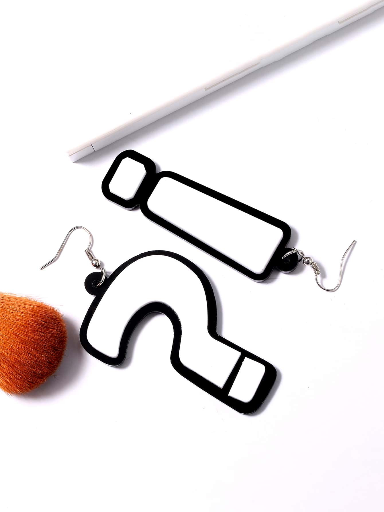 Question Mark Mismatched Earrings | SHEIN