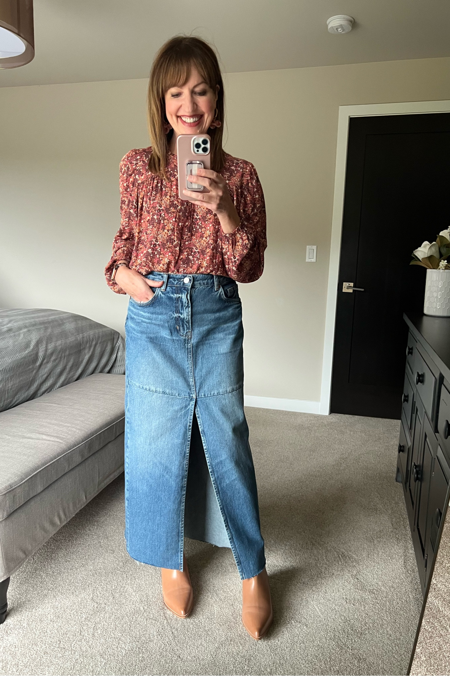 This denim maxi skirt is my new favorite thing to wear! Can’t wait to style it numerous ways all fall!🍁

Reformation, denim maxi skirt, denim skirt, Frankie4 boots, Sezane earrings 

#LTKover40 #LTKstyletip #LTKshoecrush