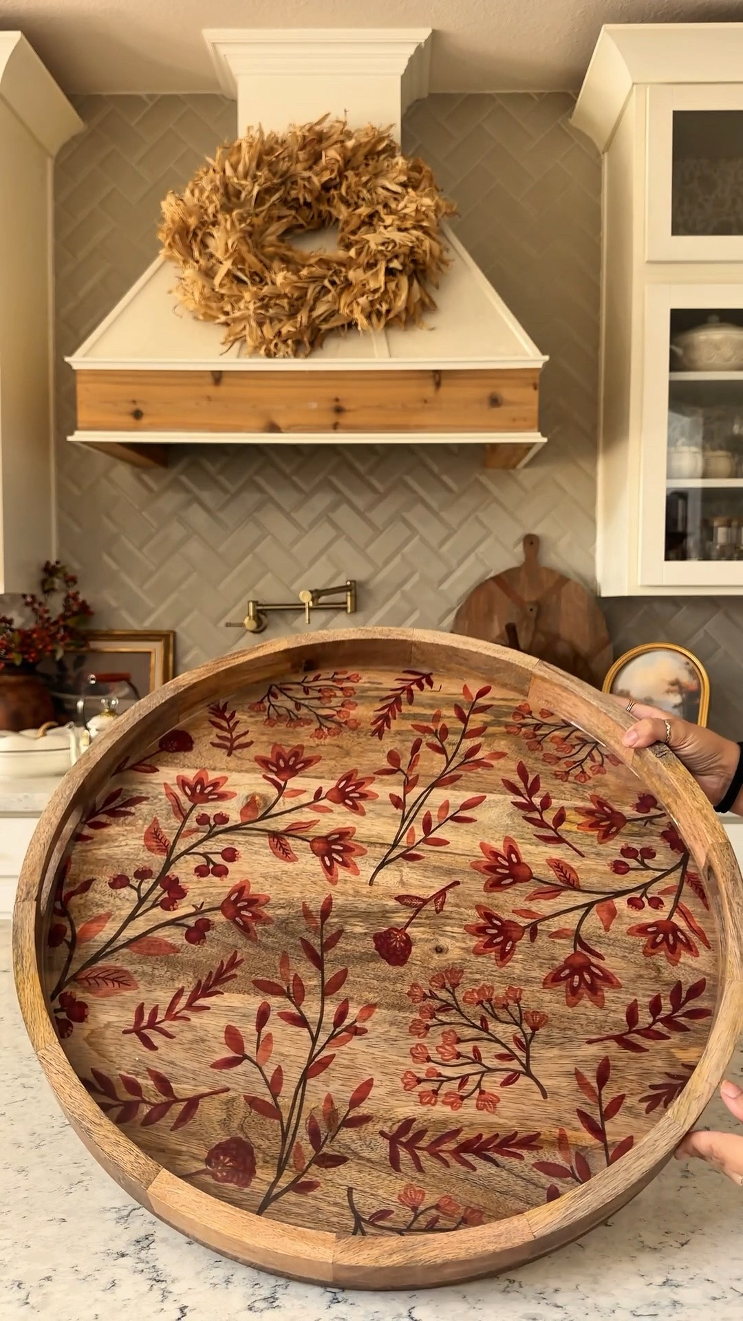 @Michaels 🍂 I have a feeling everyone is going to want this tray for fall… 👀

I knew it was pretty, but once I turned it into a fall centerpiece?! OBSESSED. 🤎 The tray completely makes the look and instantly makes everything feel so much more layered and put together.

This is one of those fall finds I wouldn’t wait on! 👀

SAVE this centerpiece idea because you’re going to want to recreate it! 🍂🎃