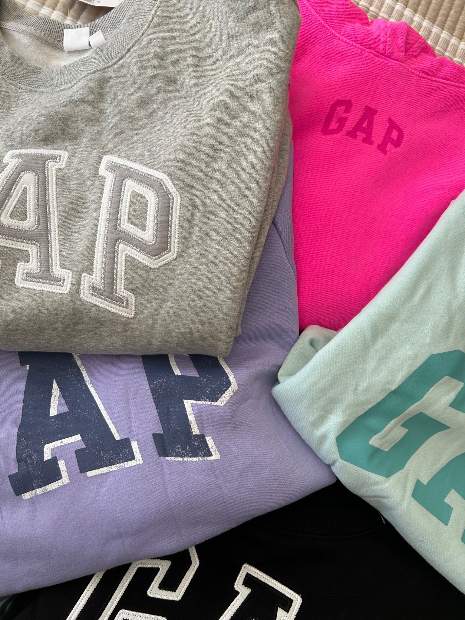 Gap Logo Sweatshirts ✨ the perfect spring/summer sweatshirt for those chilly days! 

GAP
GAP Factory 
Spring Finds
Summer Finds
Sweatshirts 
Everyday Sweatshirts 
Loungewear 
GAP Loungewear 
Everyday Essentials 
GAP Essentials
Pastel Finds
Pastel Sweatshirt
Pastel Loungewear 

#LTKActive #LTKSaleAlert