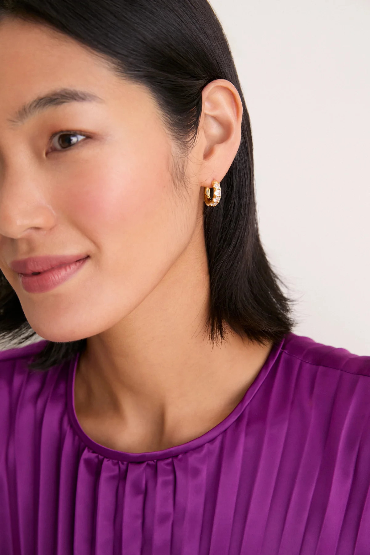 Gold Large Crystal Huggie Hoop Earrings | Tuckernuck (US)