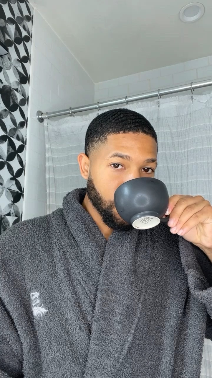 Heads up: TODAY is the last day of the #SephoraSale and let me put my guys ON real quick! Wanna know how I got this skin shining?

I started using 3 @shanidarden products that have simply worked their way into my nighttime routine! 

1. SHANI DARDEN CLEANING SEREUM (So soft & supples. Leaves my skin feeling clean but not stripped
2. HYDRATION PEPTIDE CREAM (OIL free but so so moisturizing and leaves my skin feeling weightless and full
3. Lastly,  I had to throw in her RETINOL REFORM TREATMENT SERUM. Y’all know my facial expressions are always on point so the retinol is to ensure I ward off fine lines. 

This is the first batch of products by Shani I’ve implemented but it won’t be the last. Something tells me I’ll need to try that peel REAL soon 👀 

Be sure to head over to Sephora and follow my LTK shop for more of my skincare faves 
•
•
#tylersalaam #blackskincare #blackownedskincare #blackownedsephora #LTKFind 


#LTKmens #LTKsalealert #LTKbeauty