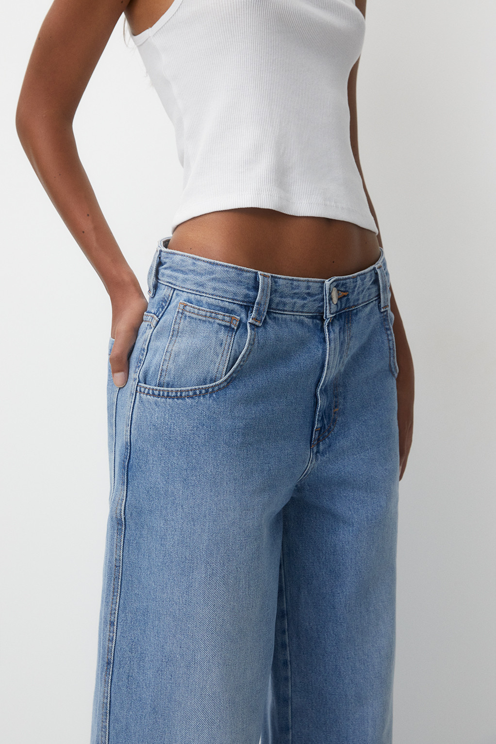Low waist skater jeans | PULL and BEAR UK