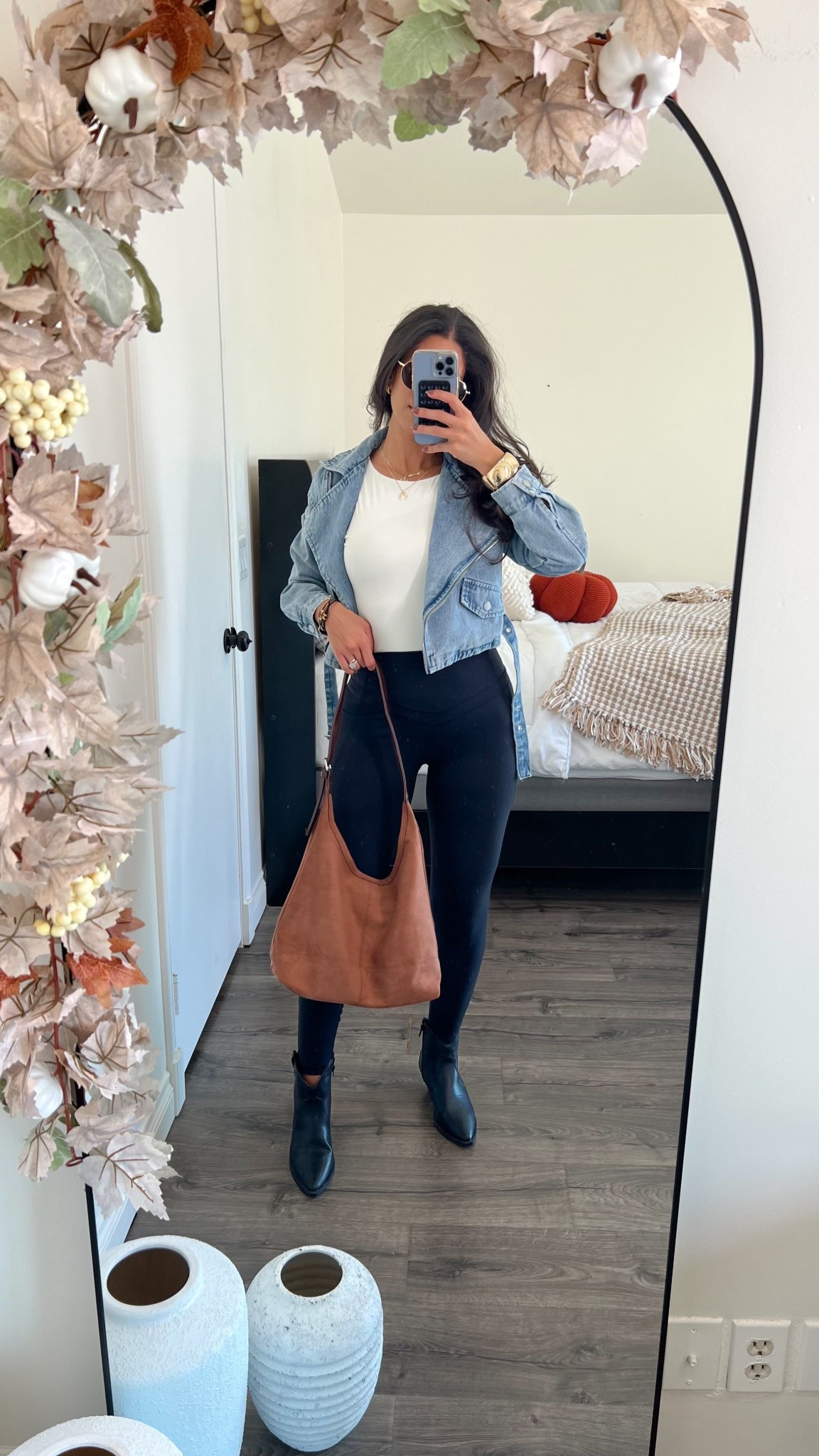 Cute and easy fall outfit idea! My favorite leggings, no front seam! 

#LTKSeasonal #LTKStyleTip #LTKFindsUnder50