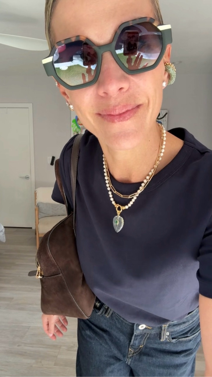 Mi fórmula magistral ✨
Cuando no sé qué ponerme, voy a lo seguro: monocromático.
Y las joyas… siempre hacen la diferencia.
¿Te gusta o cambiarías algo?

#elegantstyle #styleinspiration #dailystyle #outfitideas #outfitoftheday