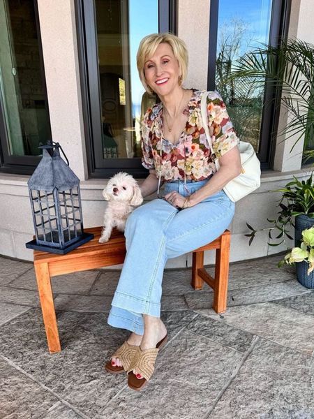 I love to wear light-wash jeans in summer. These light-wash flares with darling patch pockets from @Faherty give a sun and waves vibe. They are very 70s and surfer-like to me, but they feel modern too.


#LTKOver40 #LTKSeasonal