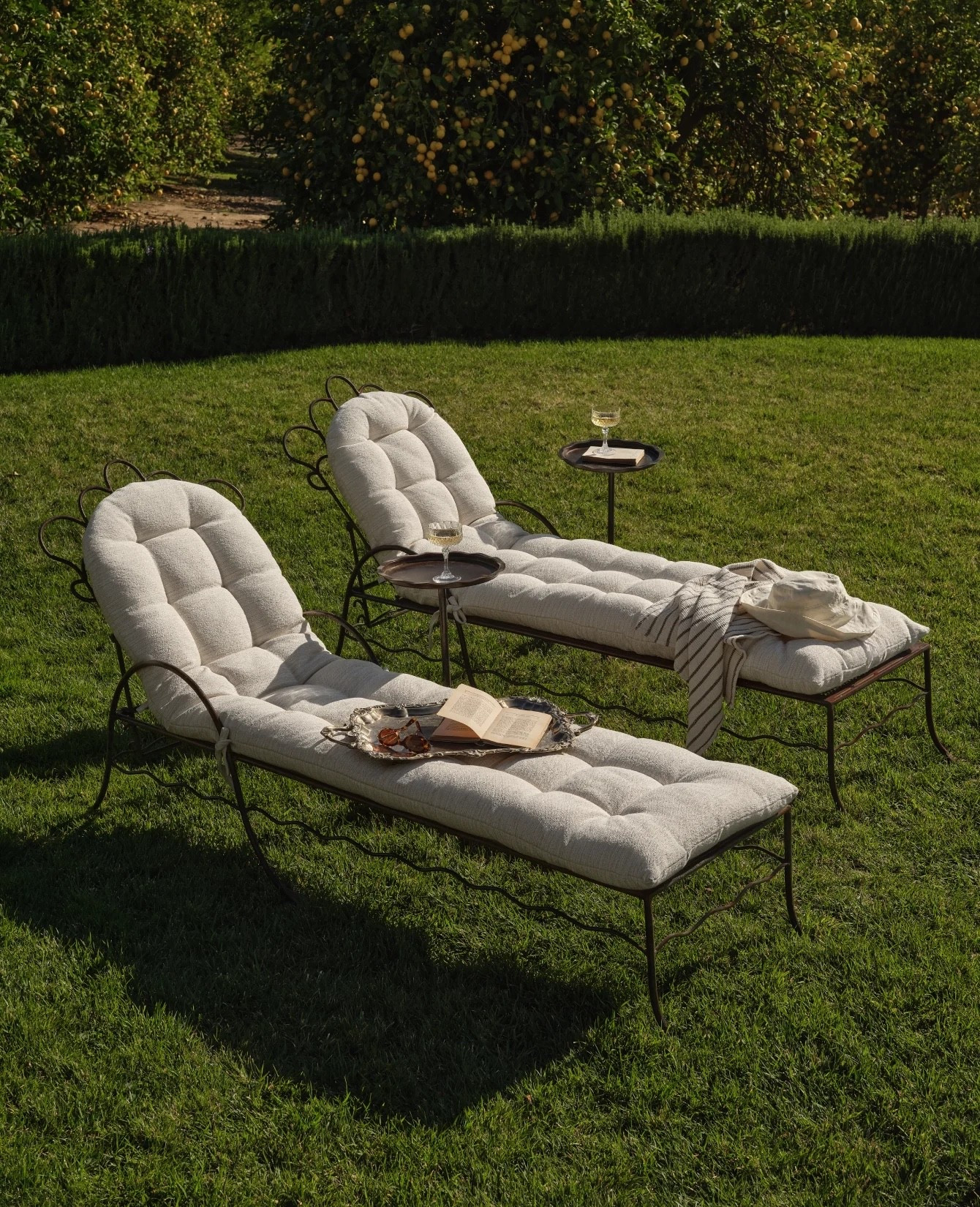 Splurge Alert: Old world sun lounger ☀️

backyard | luxe | patio | outdoor livingg

#LTKselfcare #LTKSeasonal #LTKHome