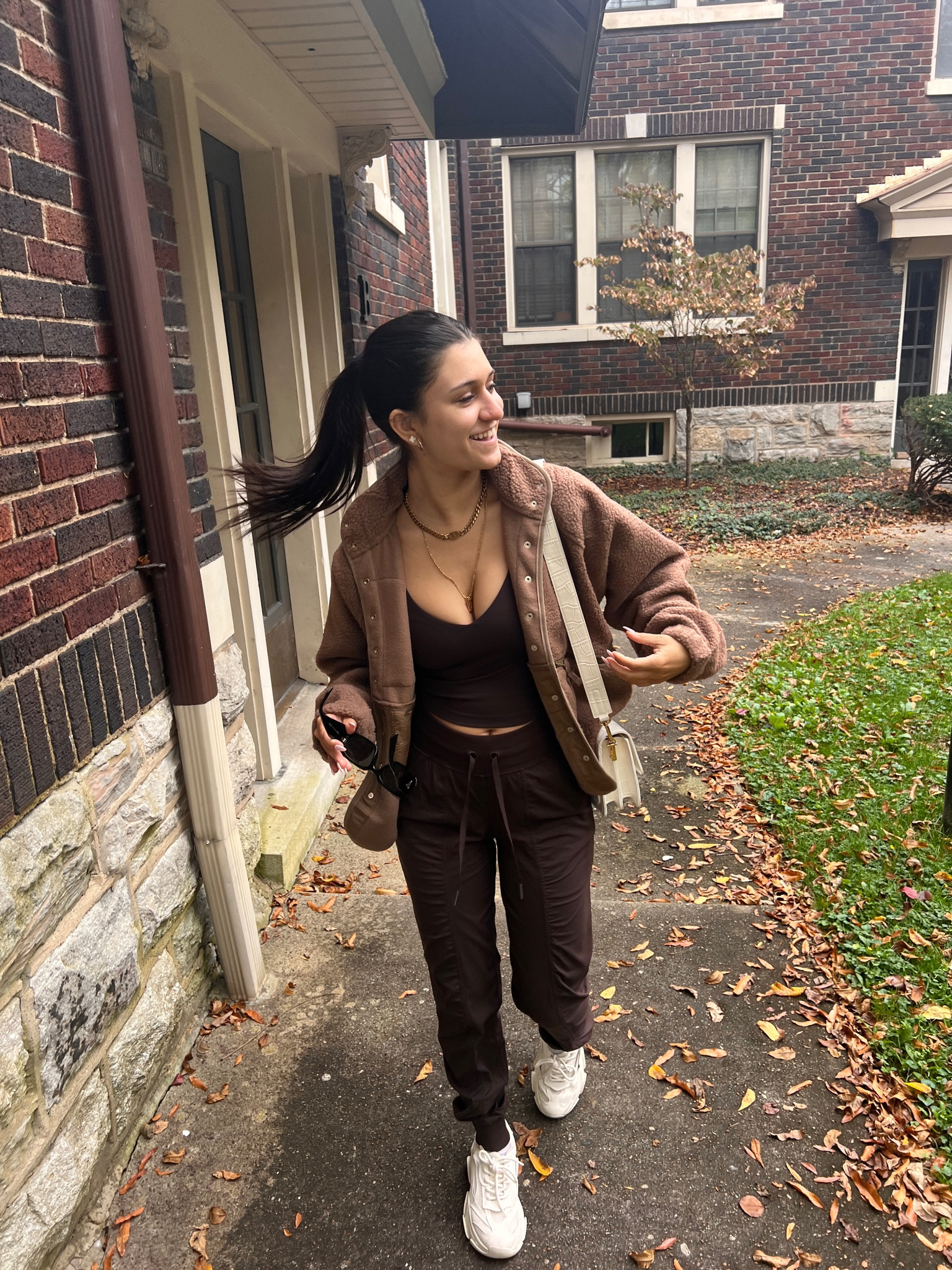 Brown Monochromatic Athleisure fit


#LTKfindsunder100 #LTKSeasonal #LTKfitness
