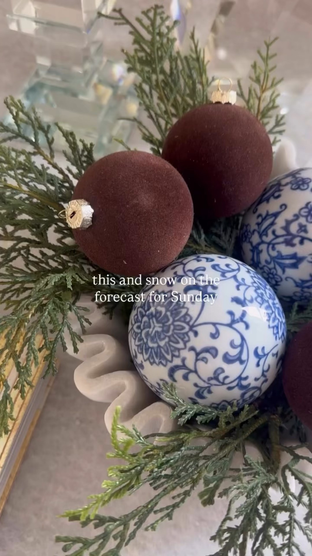 Side Table Christmas Decorating 

#LTKHome #LTKSeasonal #LTKHoliday