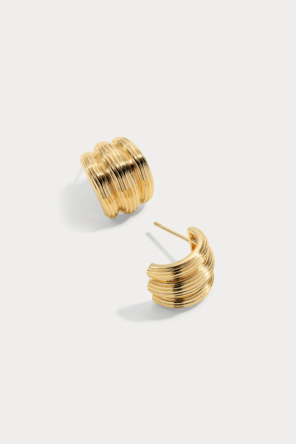 Small Elsa Shield Earrings | Lili Claspe