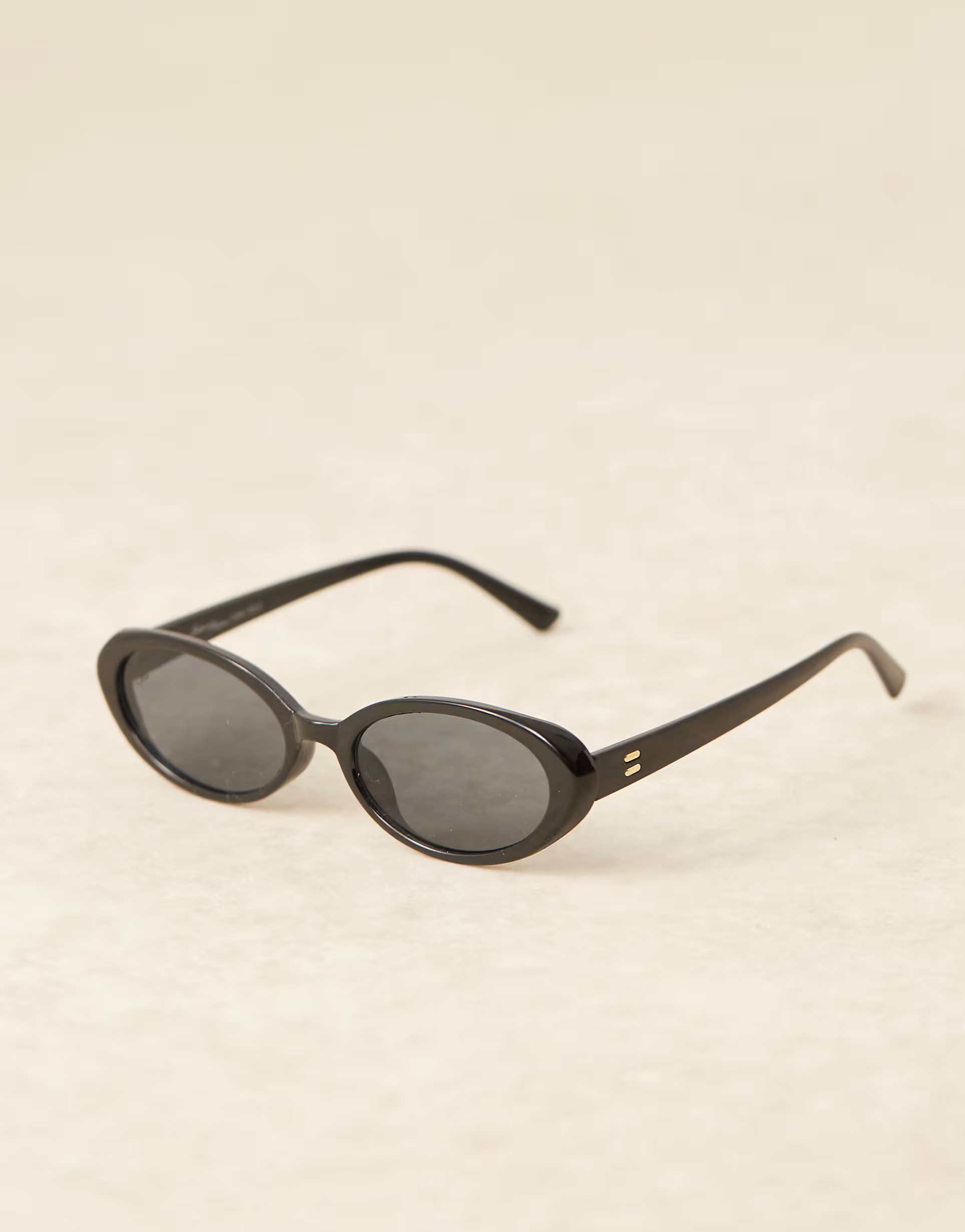 Jeepers Peepers oval sunglasses in black | ASOS | ASOS (Global)