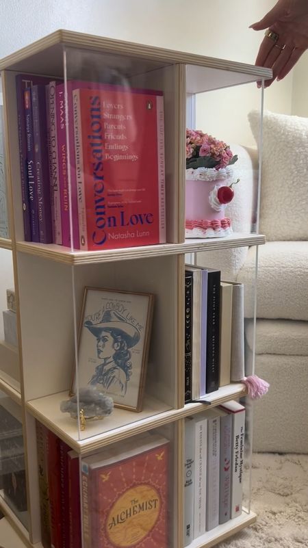 Rotating bookshelf!

Amazon finds, reading corner, bookshelf styling, bookshelf ideas, bookshelf inspo, bookshelves, amazon must haves, amazon book shelf, book shelf decor, aesthetic home, cute bookshelf, cozy reading corner

#LTKhome #LTKVideo #LTKGiftGuide