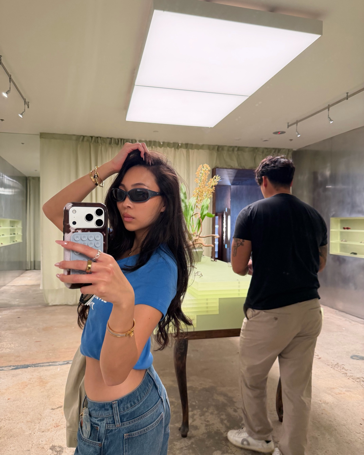 nyc day 3 ootd!!! 💙🍕

perfect for 68 degree weather in the city while walking through nolita and all of lower east side :)

spring blue with a pop of color!

#LTKootd #LTKdayinmylife #LTKPetite