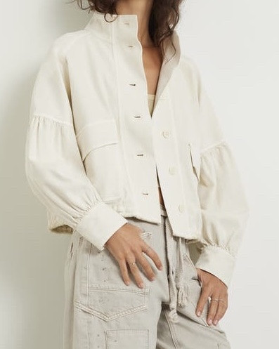 White jacket 
Green jacket
Spring jacket

#LTKSeasonal #LTKMothersDay #LTKdayinmylife #LTKootd