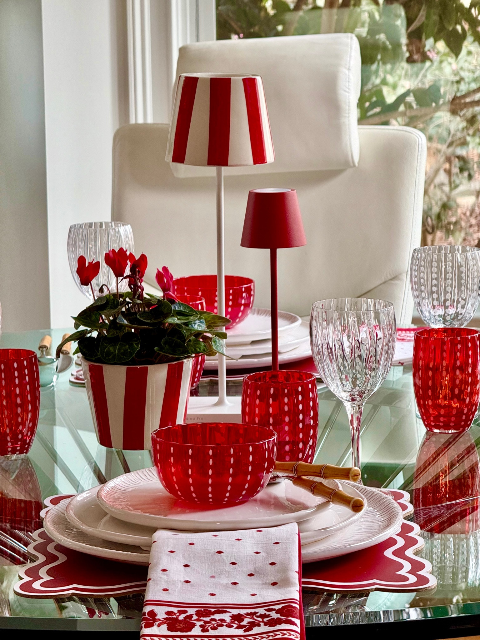 Red and white table love

#LTKSeasonal #LTKHome #LTKGiftGuide