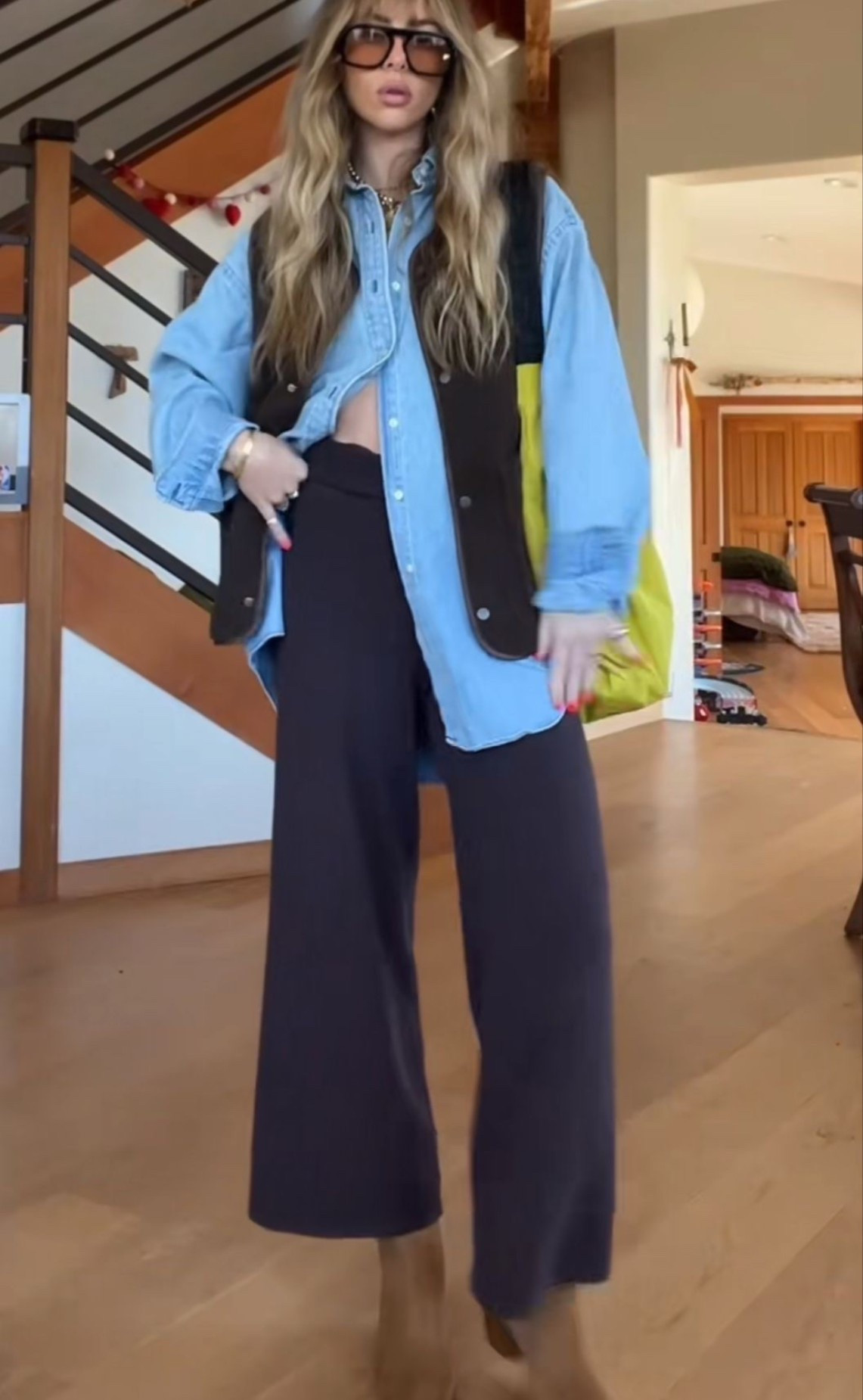 LAYERED WINTER OUTFIT

VEST DENIM GREEN POINTED TOE BOOT

#LTKGiftGuide #LTKgrwm #LTKootd