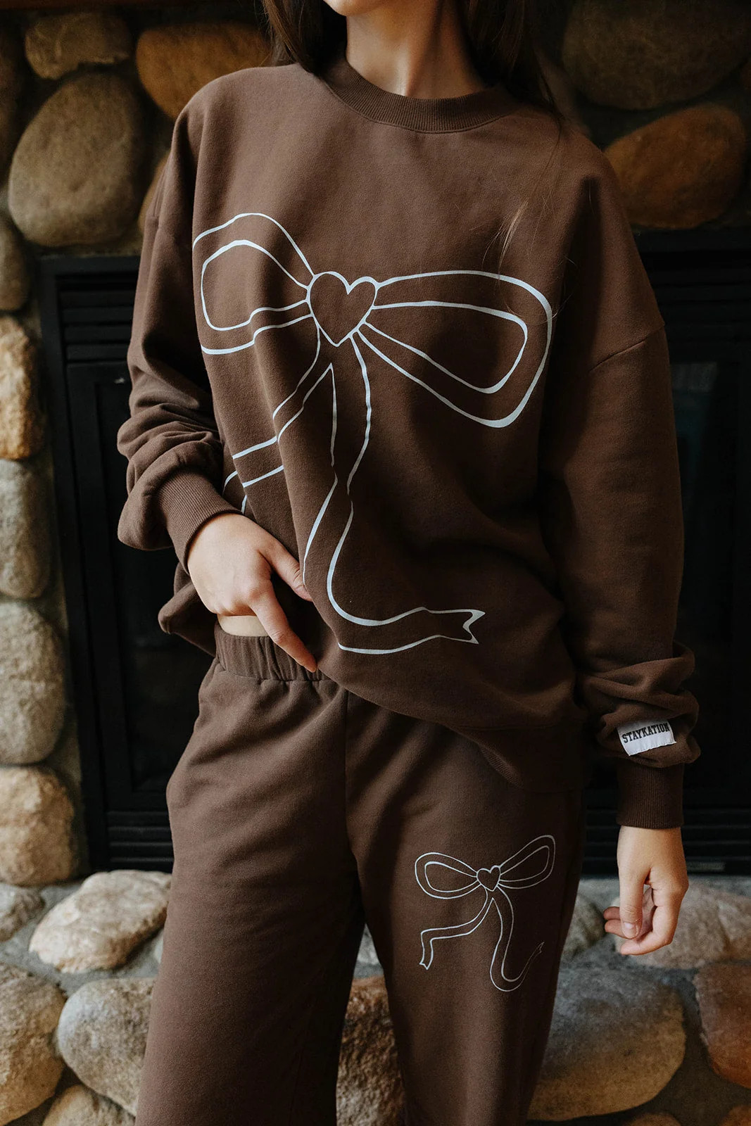 Brown Bow Sweatshirt | Staykation