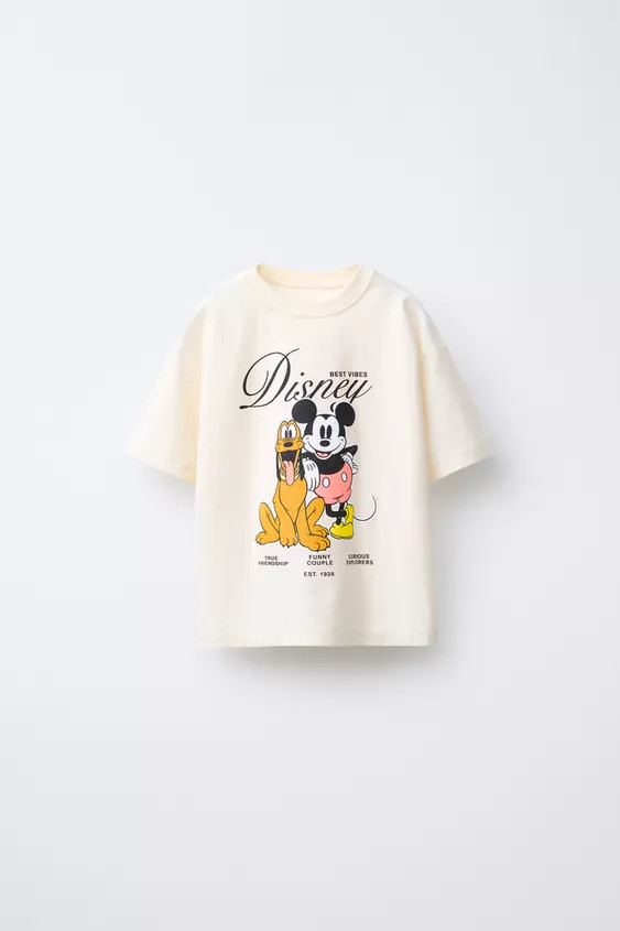 Short sleeve T-shirt with round neck. Front Mickey Mouse and Pluto © Disney print. | Zara US