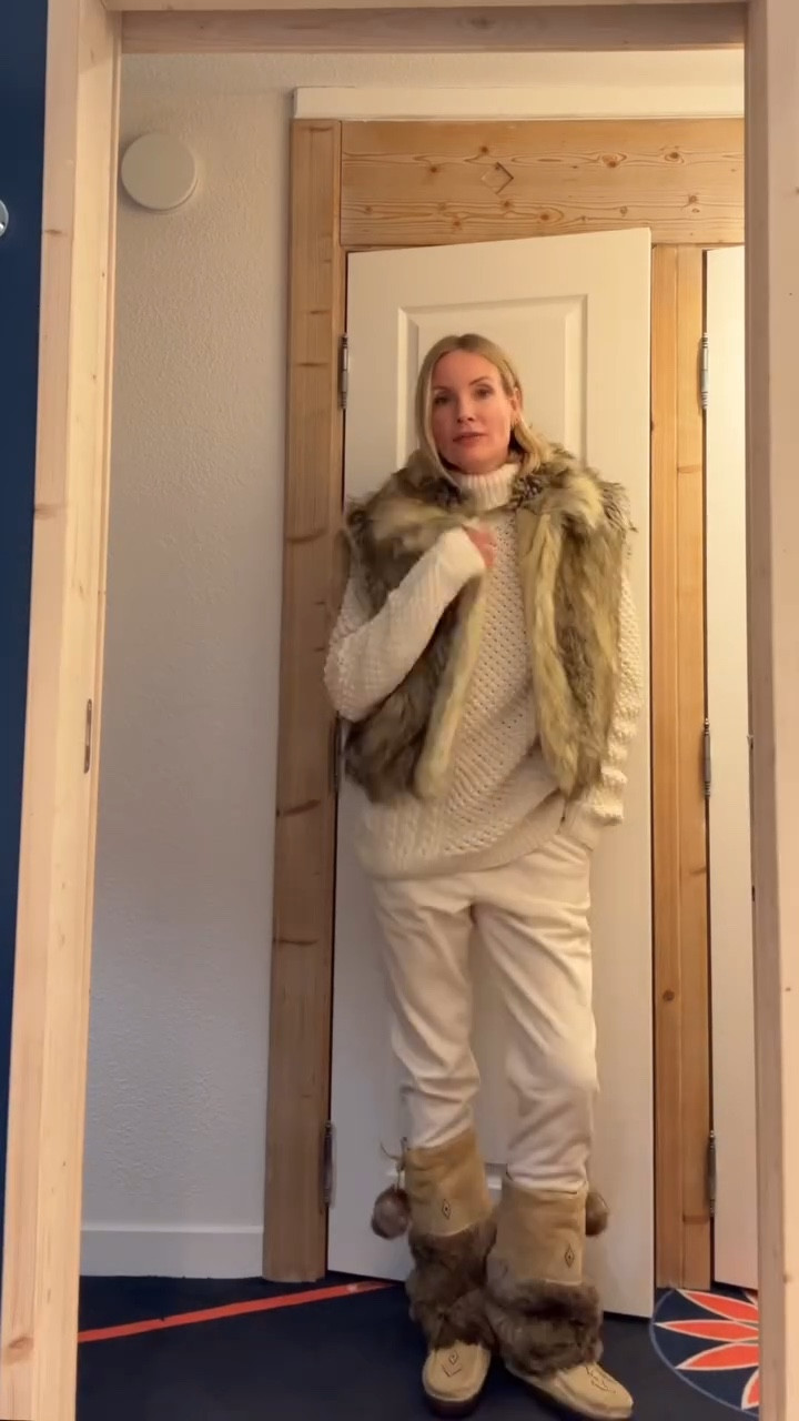 post skiing style: cozy mountain 🗻with a little something from home / glossy skin, a lip balm that soothes chapped lips without burning 👏🏻+ a mauve pink lip

#LTKFindsUnder50 #LTKSeasonal #LTKStyleTip