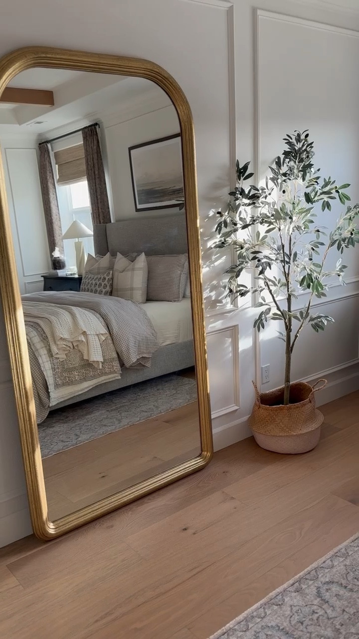 A little updated look into our primary as of recent. Look at the new floors! I’m obsessed! 

#LTKHome #LTKStyleTip