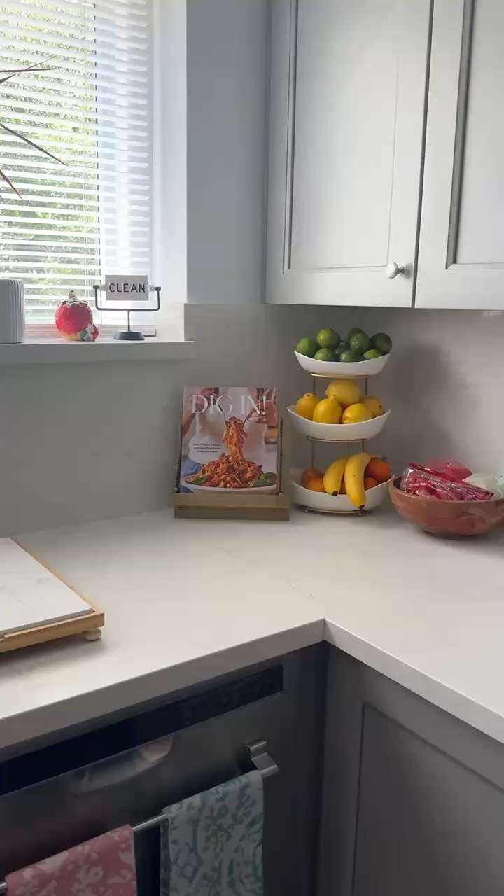 Another corner of my kitchen☺️ 

The magnetic towel rack and tiered fruit bowl is so convenient🙌




Kitchen decor, towels, cookbook stand, target, amazon, anthropologie, home, practical, shelli enright, stylenright 

 #LTKHome