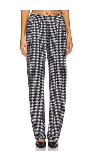Low Rise Pleated Trouser in Large Houndstooth | Revolve Clothing (Global)