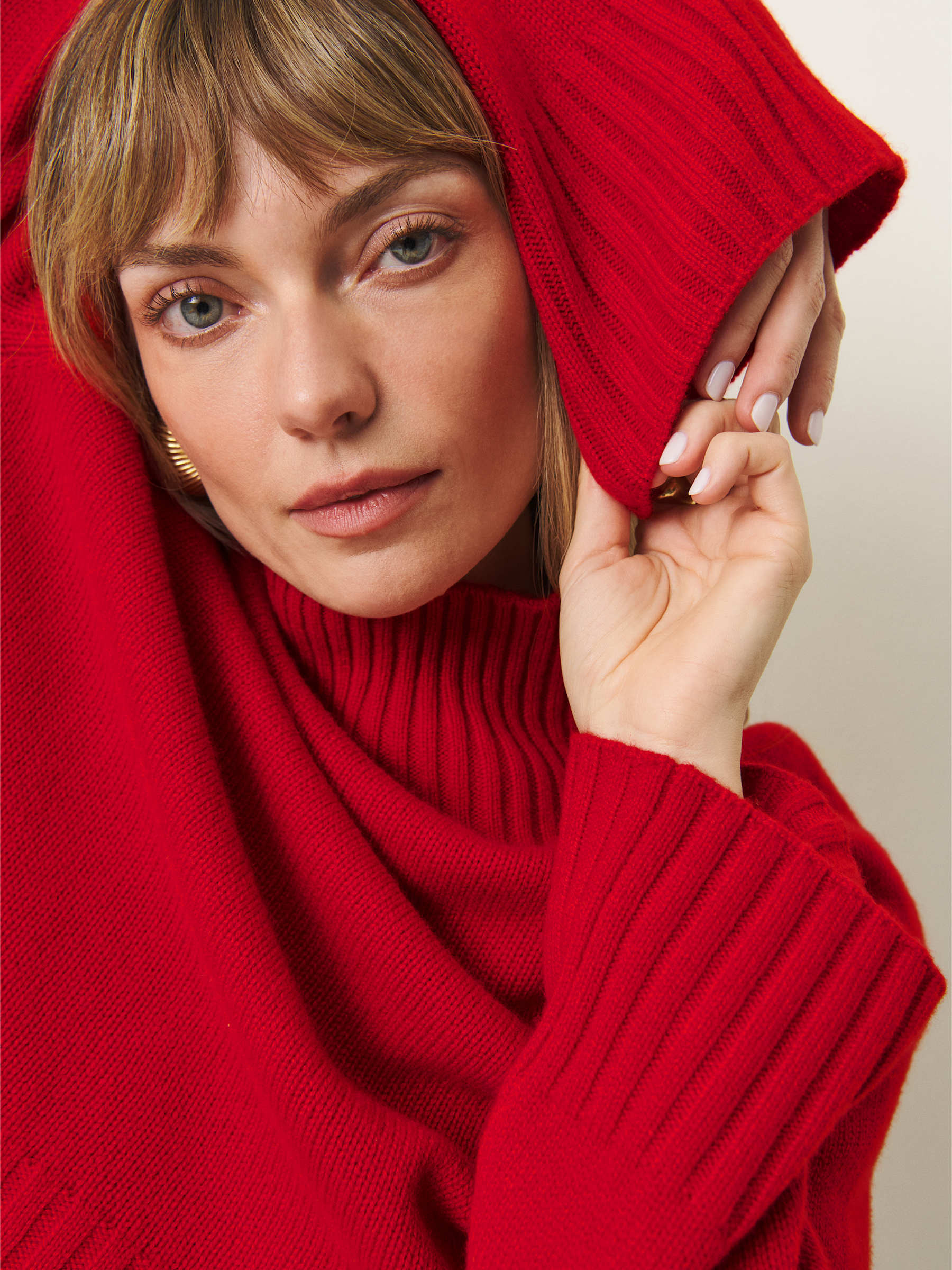 Brooke Cashmere Cropped Turtleneck | Reformation (Global)