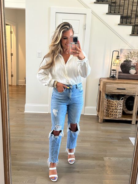 These jeans!! I am wearing a size 28 and they run true to size! #denimjeans #springoutfit the rest of this look is on my Amazon store! 

#LTKStyleTip #LTKFindsUnder100