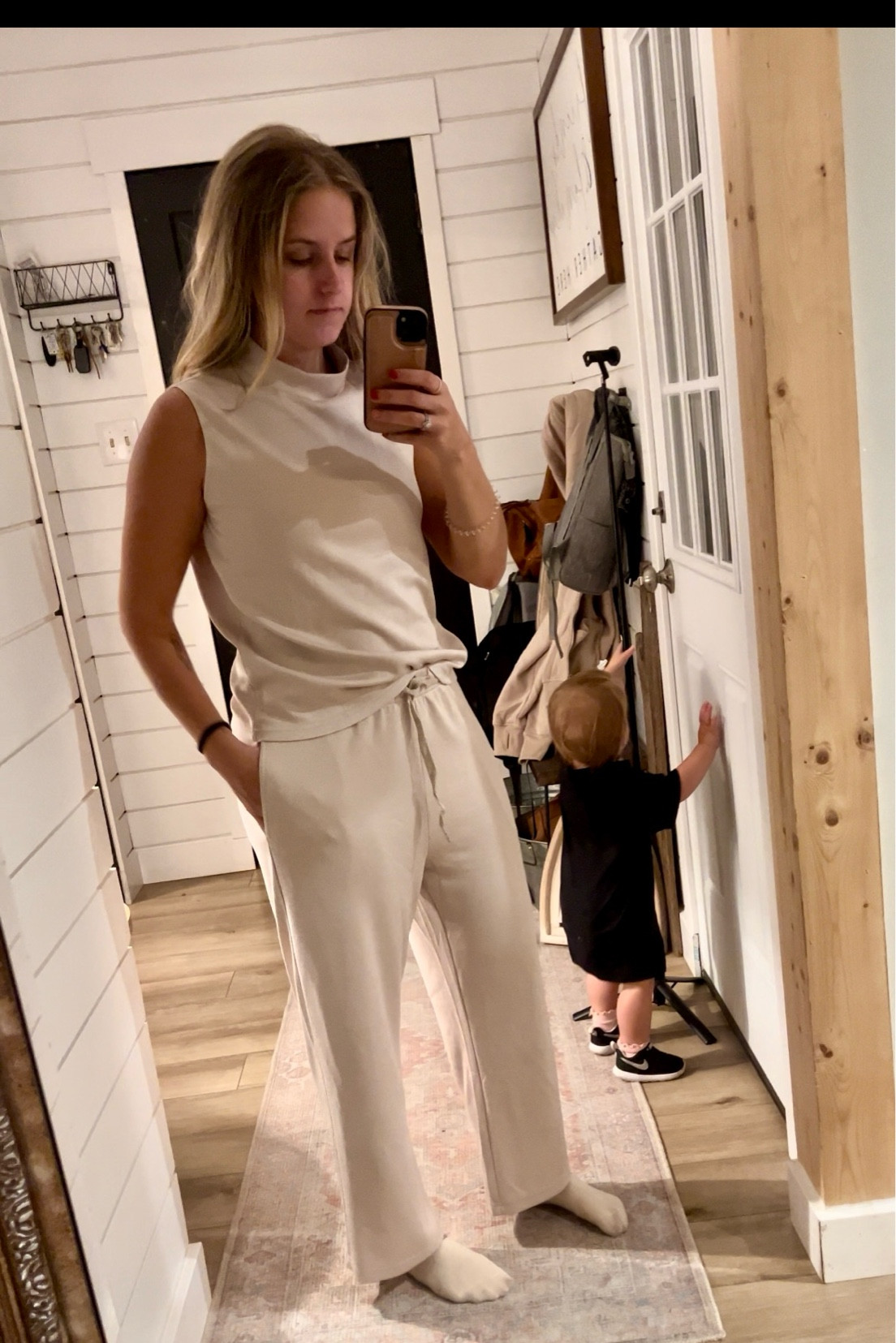 This was soooo silky soft. Felt very expensive loved the look for travel! 