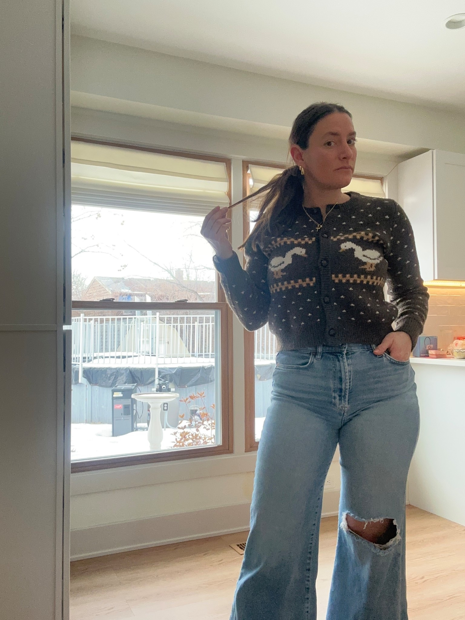 There’s something undeniably joyful about a statement cardigan — and this duck print piece is pure personality. 🦆
As a personal stylist, I always say: style should make you smile first, trend second. This duck print cardigan does exactly that. It’s playful without being childish, bold without being overwhelming, and surprisingly versatile. 
Are you here for the animal prints? 

#LTKootd