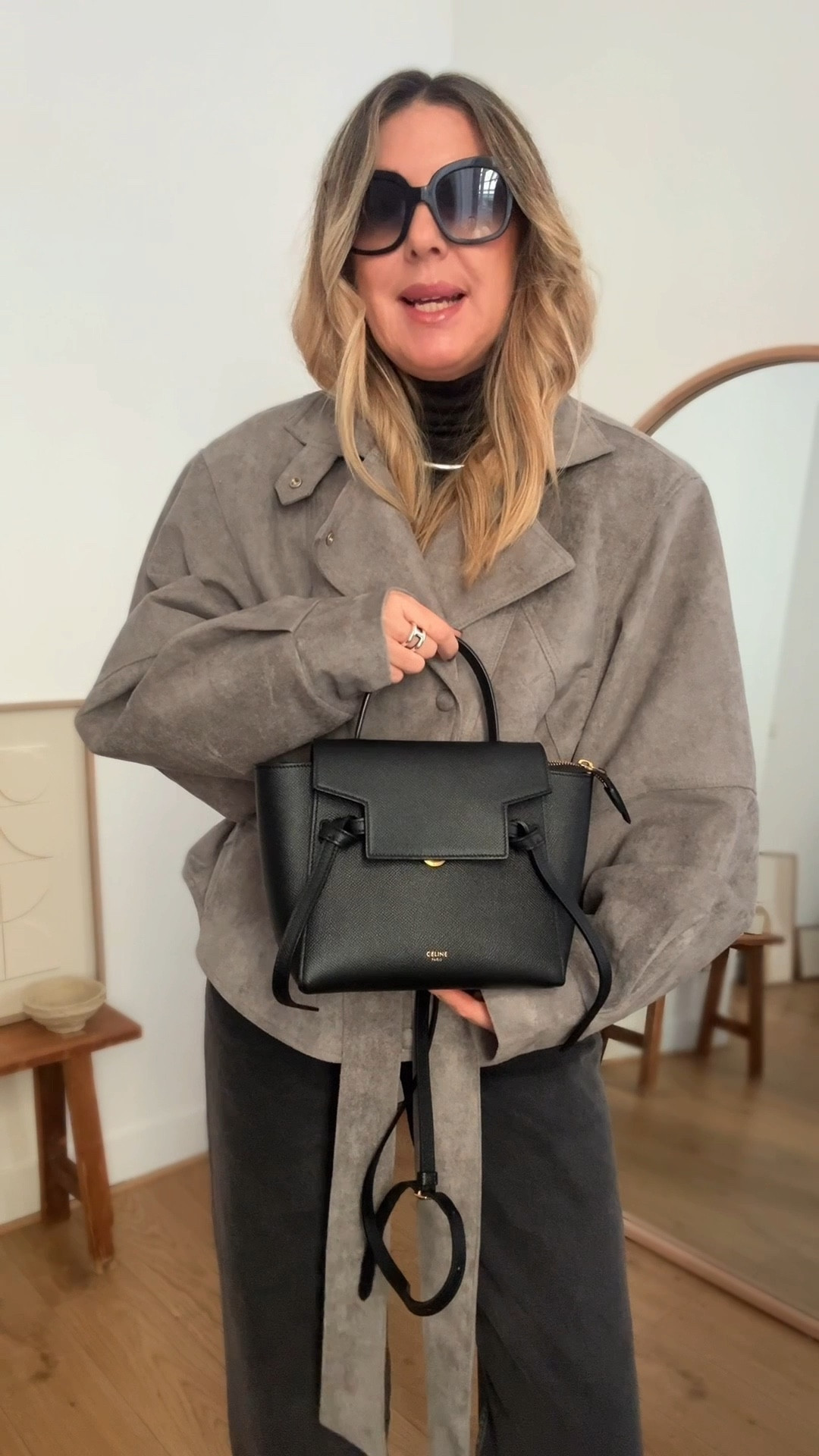 LOOK DU JOUR — total grey 🩶

Minimal, chic et intemporel.
Un manteau structuré, des bottines fortes et des basiques bien coupés : le combo parfait pour un style élégant sans effort.

✨ shop le look complet ici ✨

#ltkstyle #totallook #greyoutfit #chicsanseffort

outfit of the day — total grey 🩶

Minimal, chic and timeless.
Structured coat, statement boots, and well-cut basics — the perfect combo for effortless elegance.

✨ shop the full look here ✨

#ltkstyle #totallook #greyoutfit #effortlessstyle


#LTKeurope #LTKfrance #LTKwinter