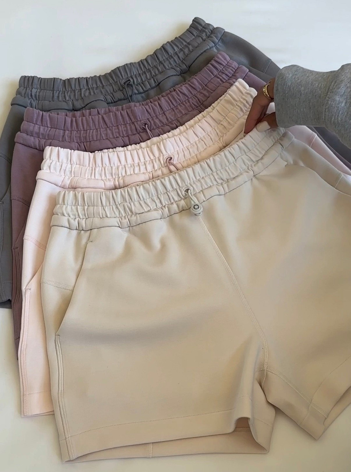 Scroll to shop! Follow for more finds! Xo! 🥰

#LTKdayinmylife #LTKootd #LTKgrwm