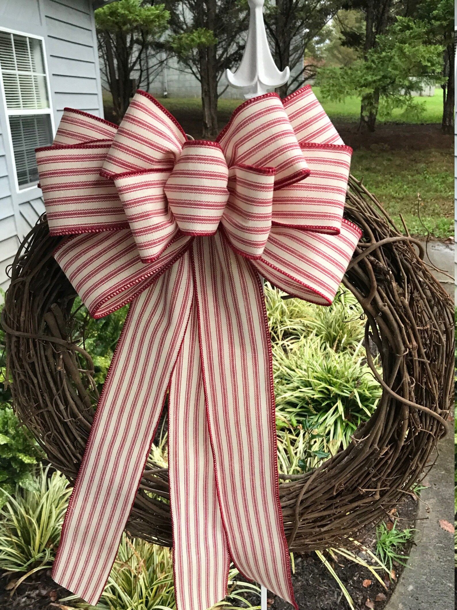 Red Ivory/Beige Ticking Stripe Farmhouse Christmas Bow for Wreaths, Swags, Tree Toppers, Garland,... | Etsy (US)