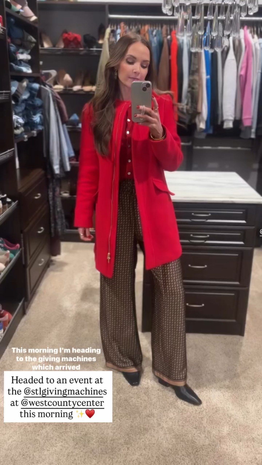 Do you have a giving machine in your area? 

#LTKootd #LTKHoliday