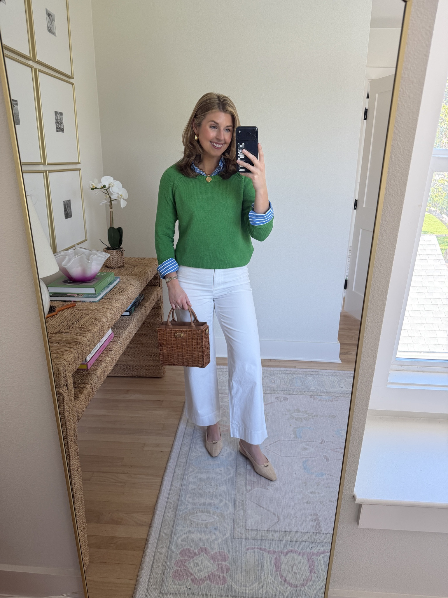 Spring outfit idea! Cute workwear or everday! Wearing an XS/2