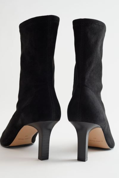 Puntige suède soklaarzen | H&M (DE, AT, CH, NL, FI)