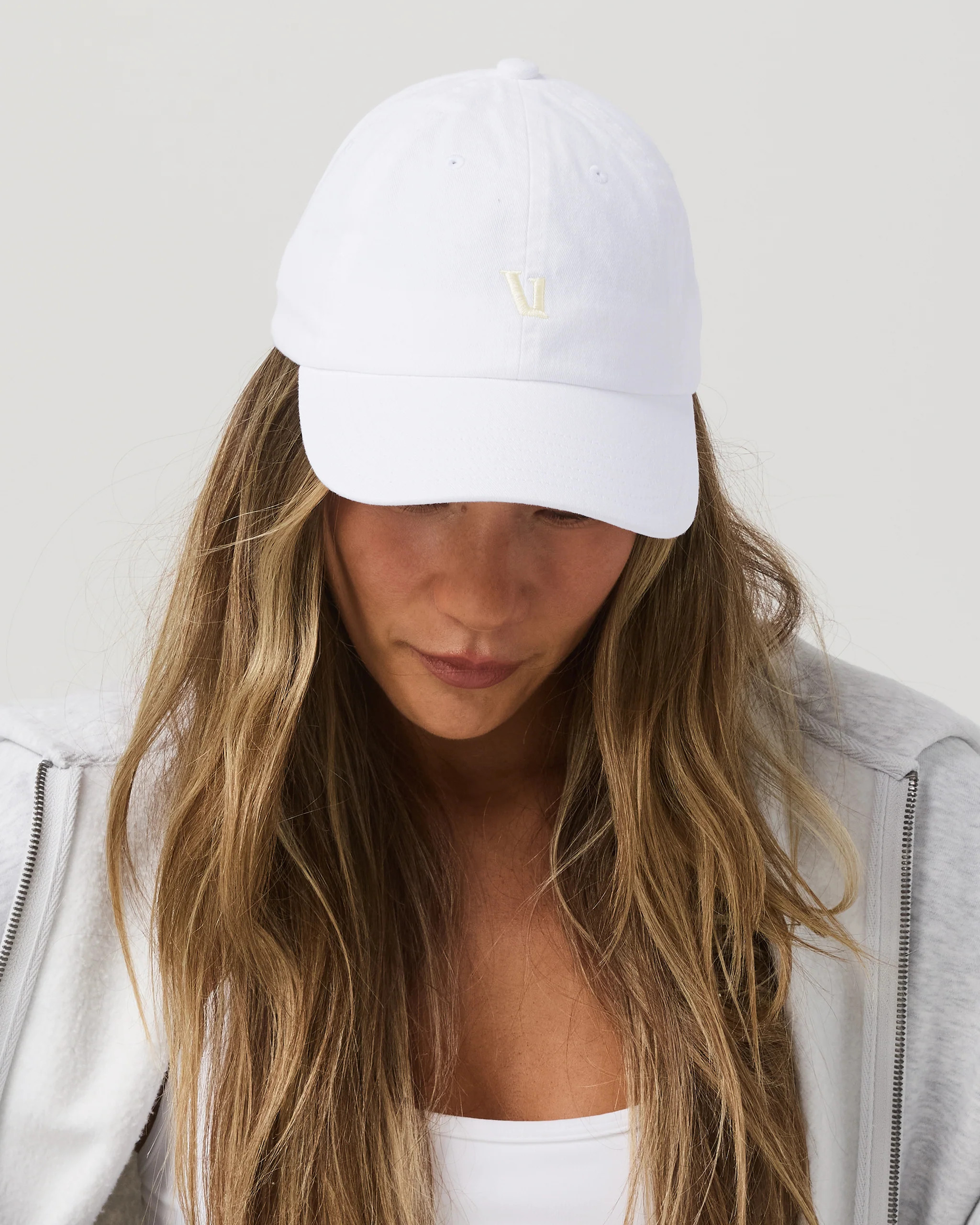 Vuori Dad Hat – Low Profile White Hat – Vuori | Vuori Clothing (US & Canada)