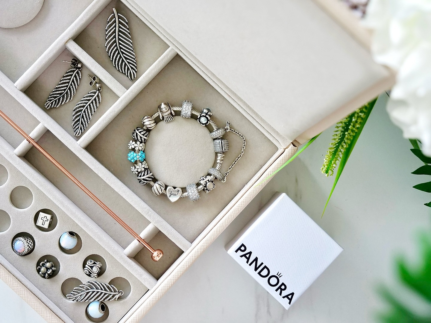 My Summer Pandora Bracelet @theofficialpandora 🩵! Inspired by childhood memories of the waking up to the birds singing and current memories of lovely morning walking with my dogs listening to the birds singing 🎶🐦✨ This Pandora Charm Bracelet features my first ever Pandora charm: the Moonstone Charm, as well as the new Turquoise-coloured Ocean Charm from the Pandora 2025 Summer collection. I would love to add two additional turquoise Pandora charms to this design in the future! 🩵

For a full review of the new turquoise Pandora charm, check out my blog post on @theartofpandora. For a full look at the design process of charm bracelet, check out my new YouTube video! ✨

Jewellery Box @stackerscanada @mystackers 

Pandora jewellery, Pandora bracelets, Pandora charms, retired Pandora charms, summer jewelry, summer jewellery, Pandora jewelry, vintage Pandora, #belove #theartofpandora #theofficialpandora #pandorasummer #pandorabracelet #pandoracharm #pandoracharms #pandoracharmbracelet #charmbracelet #mystackers #jewellerybox