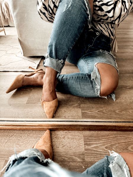 Causal summer jeans outfit. Pointy toe heels.  

#LTKShoeCrush #LTKBeauty #LTKStyleTip