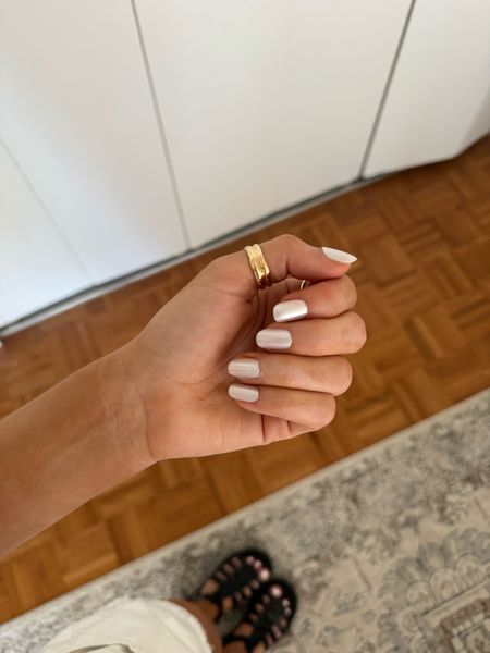 Been over 2 weeks and these nails are still going strong 